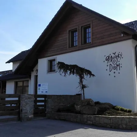 Uhliska A Depandance Gazdovsky Dom 3* Nemšová