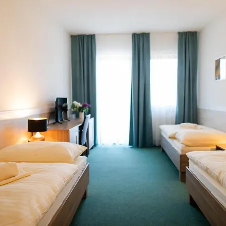 Pensjonat Uhliska A Depandance Gazdovsky Dom 3*