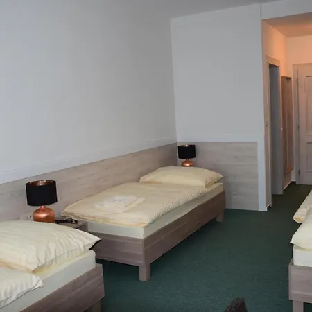 Konukevi Uhliska A Depandance Gazdovsky Dom