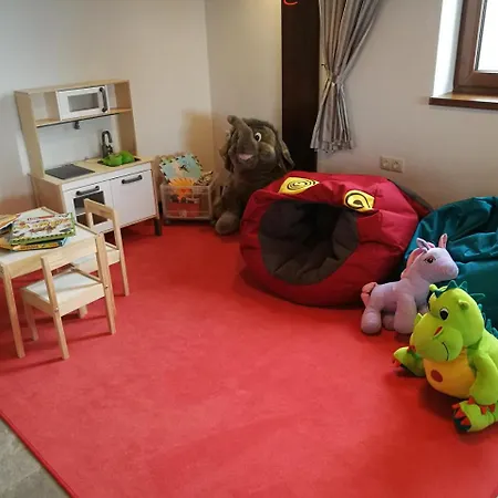 Uhliska A Depandance Gazdovsky Dom 3* Nemšová