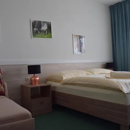 Uhliska A Depandance Gazdovsky Dom Nemšová