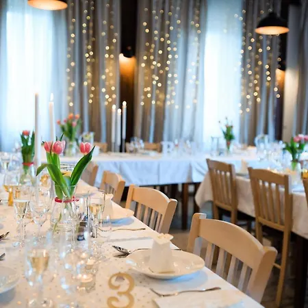 Uhliska A Depandance Gazdovsky Dom 3* Nemšová