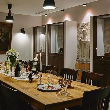 Uhliska A Depandance Gazdovsky Dom Nemšová